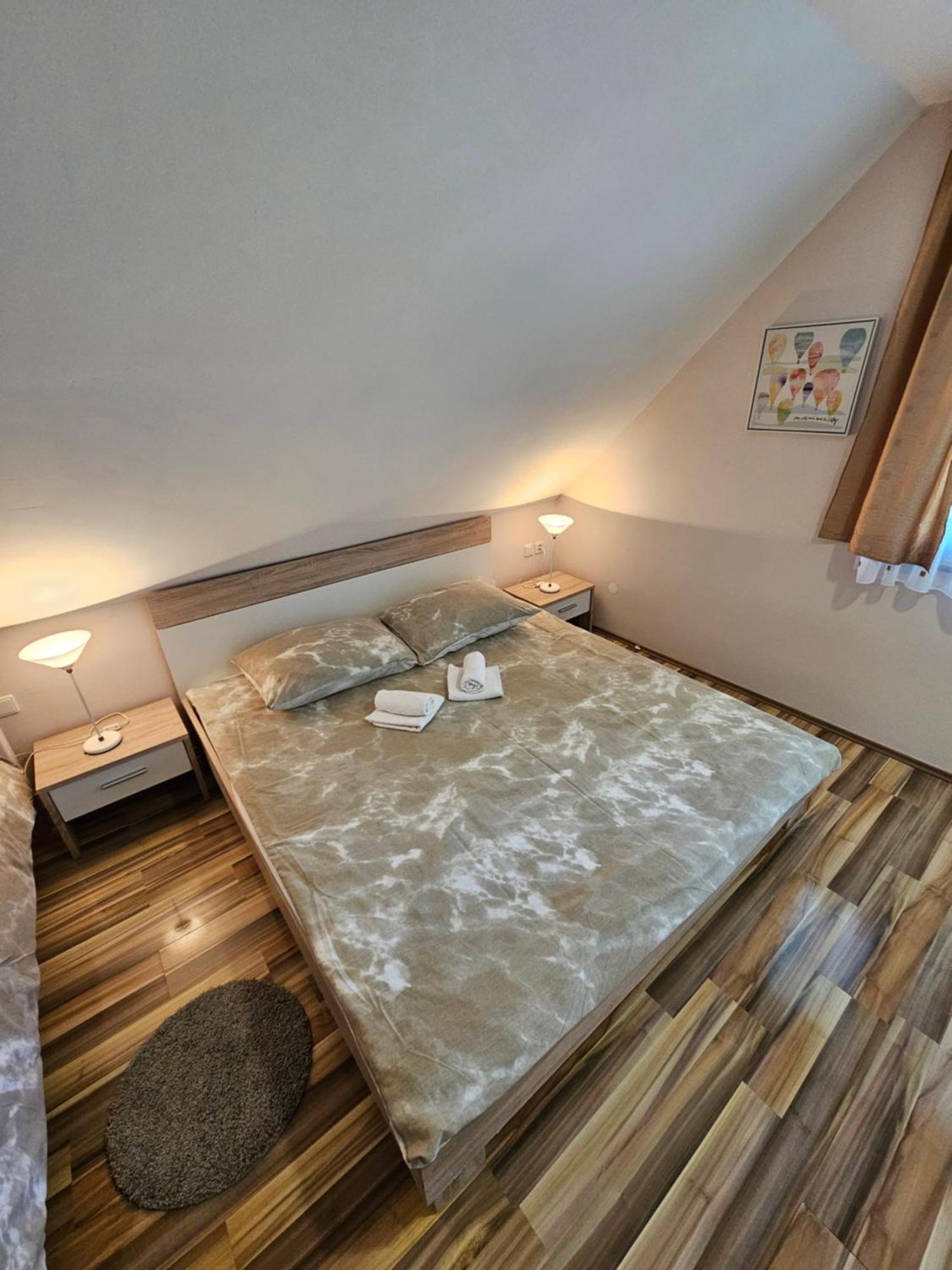 Apartments Luka Rakovica Esterno foto